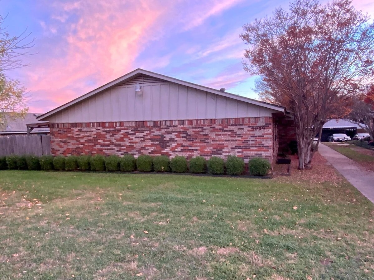 Sunset Heights, Near I-30 and Hulen Street... - Sunset Heights, Near I-30 and Hulen Street... Apartment Unit C