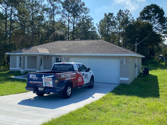 Photo - Custom Home - Desirable SE Ocala Neighborhood 3/2/2 **Won't Last**