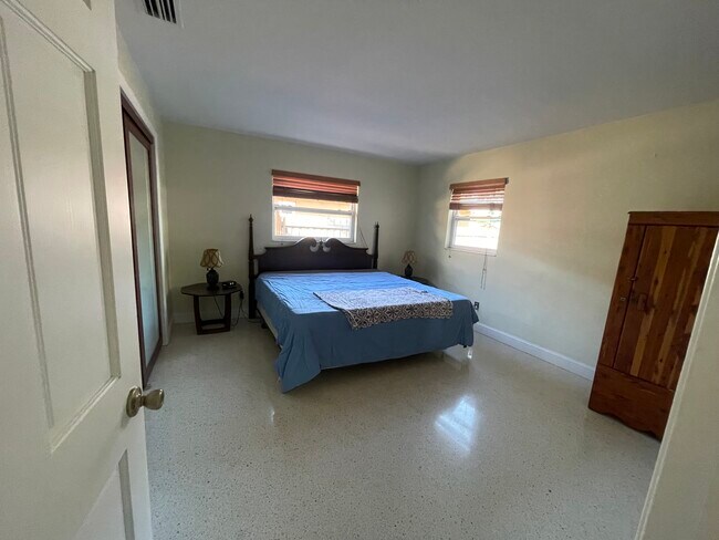 Photo - 4637 35th Ave N