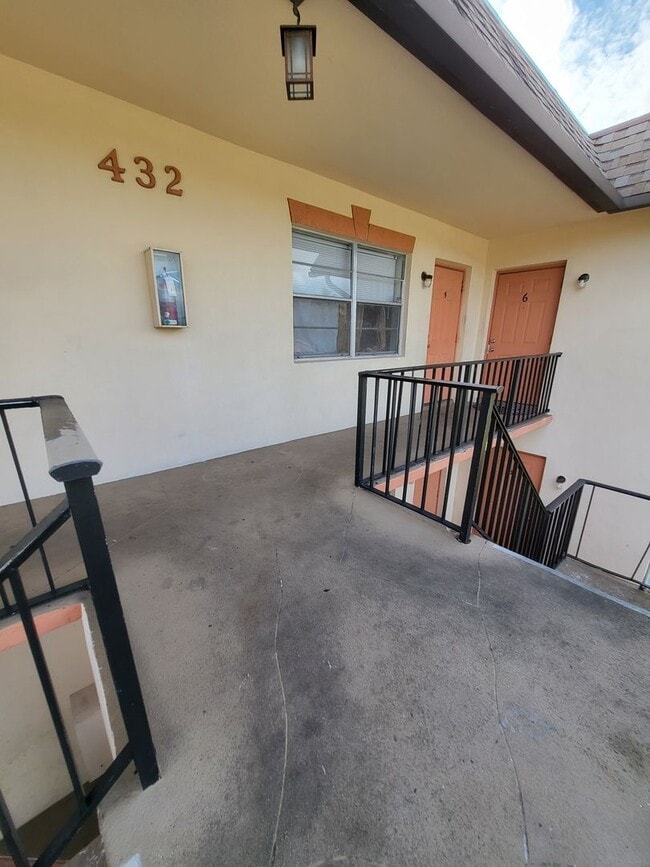 Photo - 432 NW 42 St