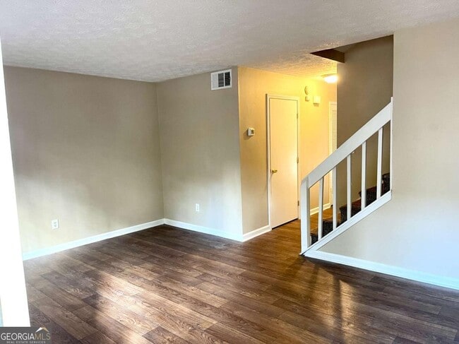 Photo - 145 Meadowbrook Ct Unidad C