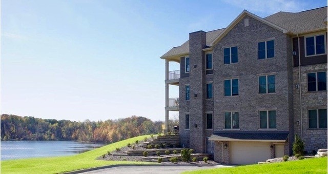 Prime Brookfield Location - Hidden Lake Preserve Rental