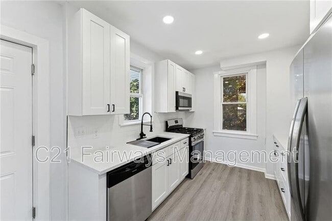 Photo - 233 E 19th Ave