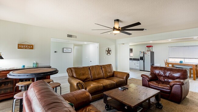 Photo - 2312 Warbler Ln