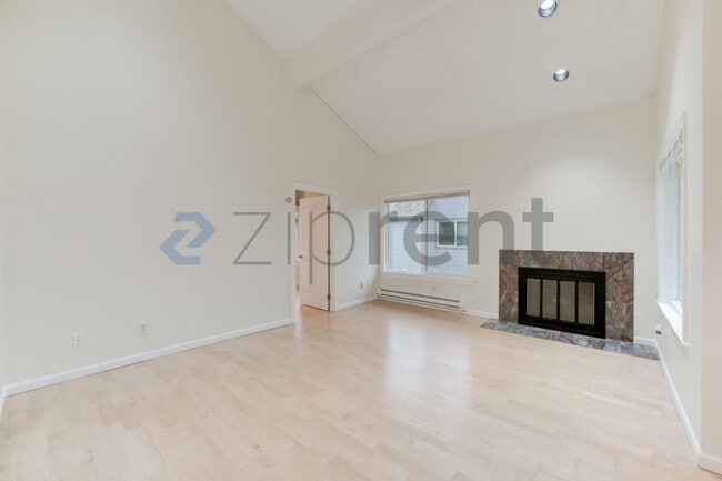 Photo - 14707 NE 44th Pl