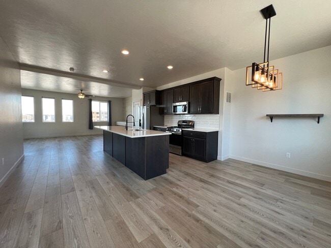 418 Willow Leaf Rd
