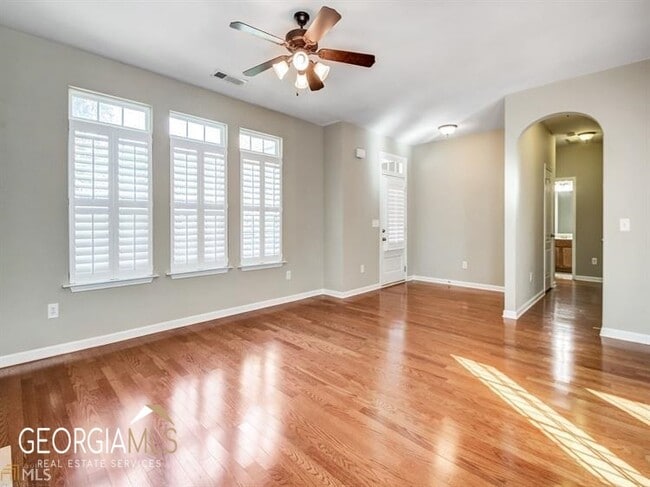 Photo - 54 Medallion Park