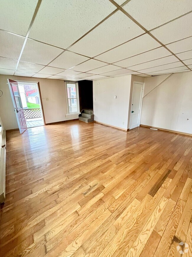 Building Photo - 125-127 Maple St Unit 125 Rental