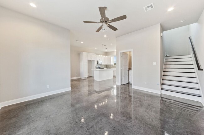 Photo - 111 Firethorn Dr