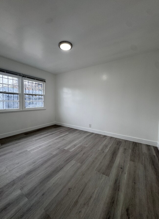 Photo - 1933 Carmona Ave