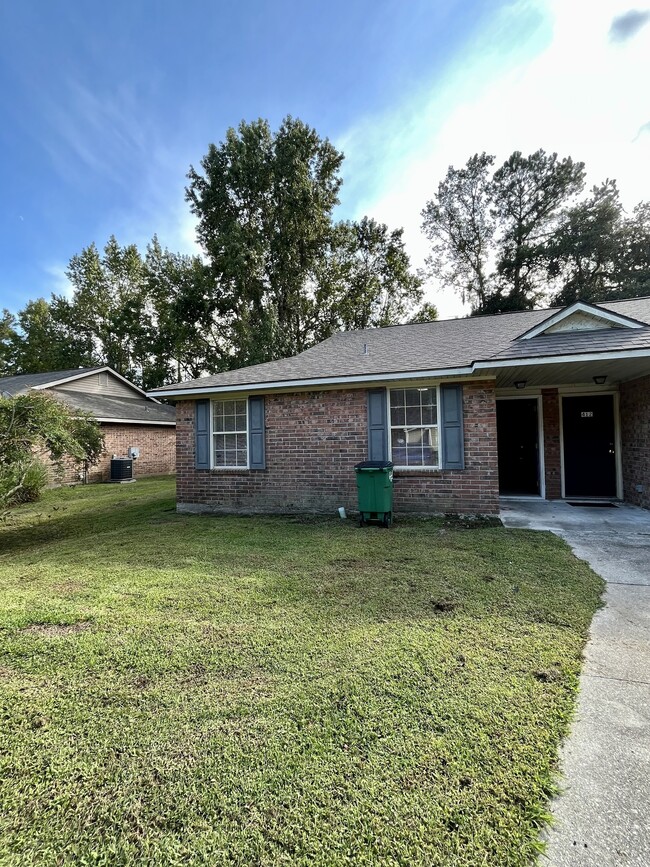 Photo - 414 Admiral's Walk Dr Townhome