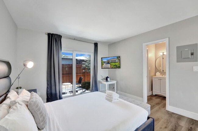 Photo - 3204 NE 9th St Unit SI ID1503962P