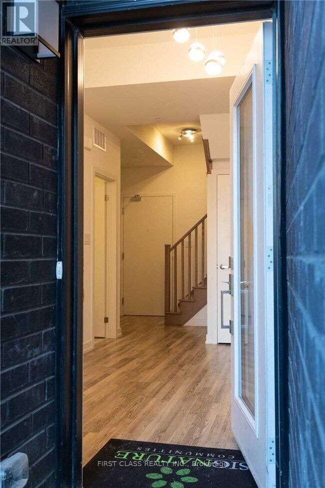 Photo - 370 Red Maple Rd