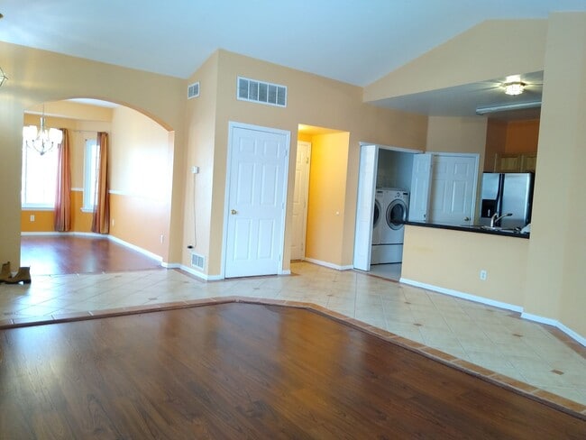 Photo - Super 2 Bedroom 2 Bath Townhome with 2 Car Garage Near Aurora Hills Golf Course