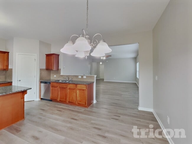 Photo - 75 Stratford Dr