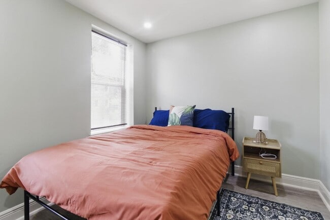Building Photo - 1232 W Lombard St Rental