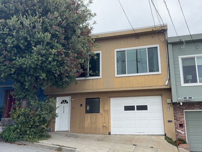 Building Photo - Charming Single Family House Across from McLaren Park