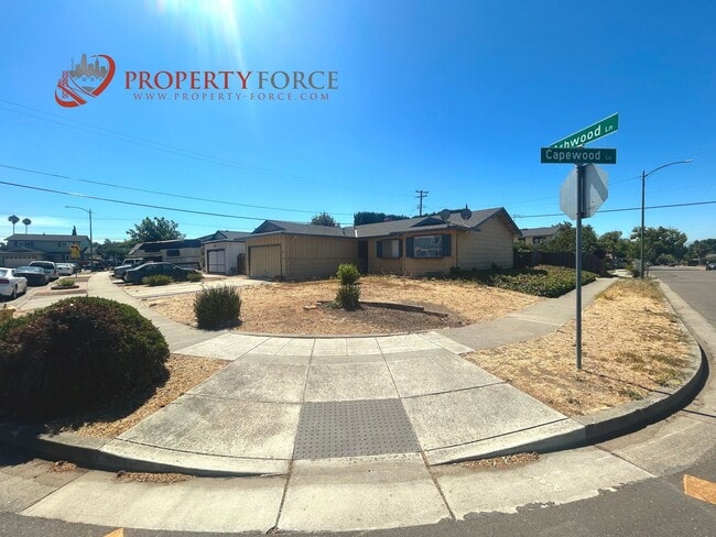 Photo - 2085 Ashwood Ln