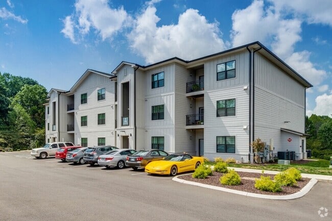 Building Photo - The Reserve at Raintree Rental