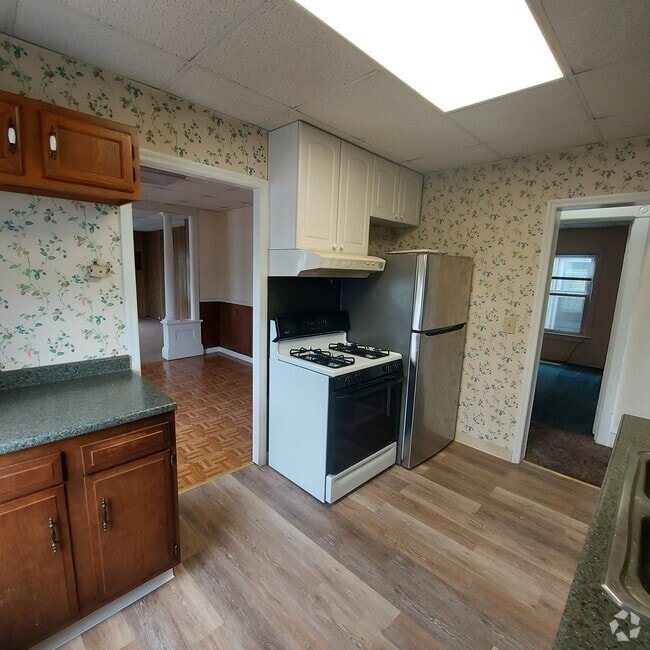 Building Photo - 320 Lincoln St Unit 320-D Rental