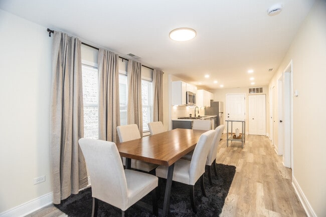 Photo - 2927 W Lyndale St Unit 1