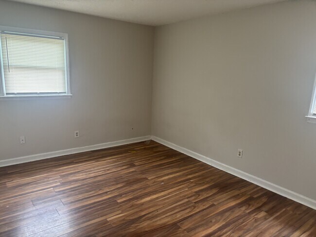 Photo - 3048 Marigold Ln