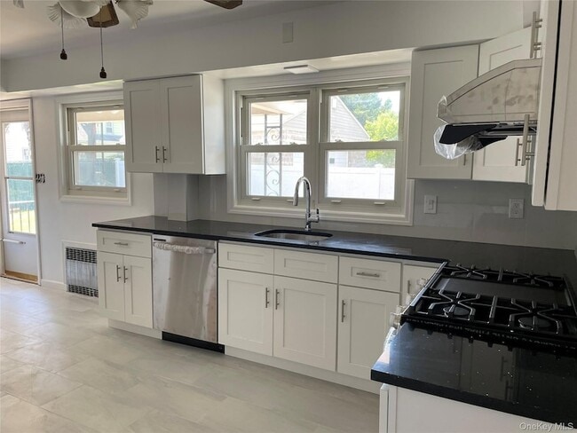 Photo - 26 Nassau Ave Unit 1st Floor