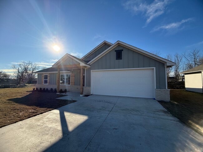 Photo - 106 Kirkland St