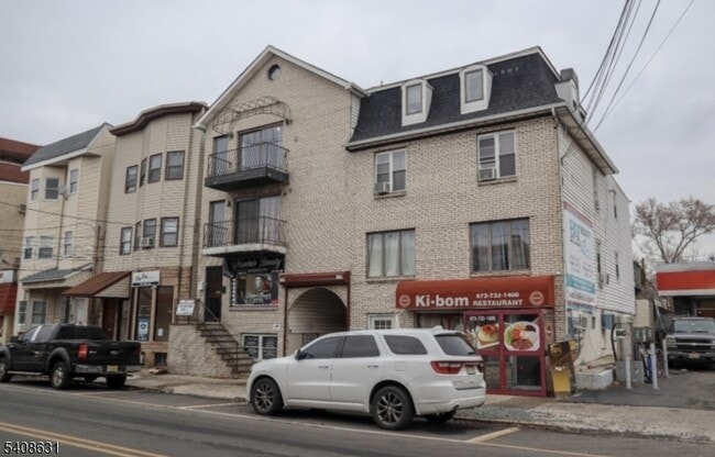 Building Photo - 59 Wilson Ave Unit 1