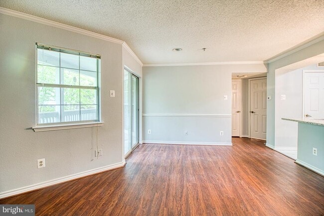 Building Photo - 1504 Lincoln Way Unit 310