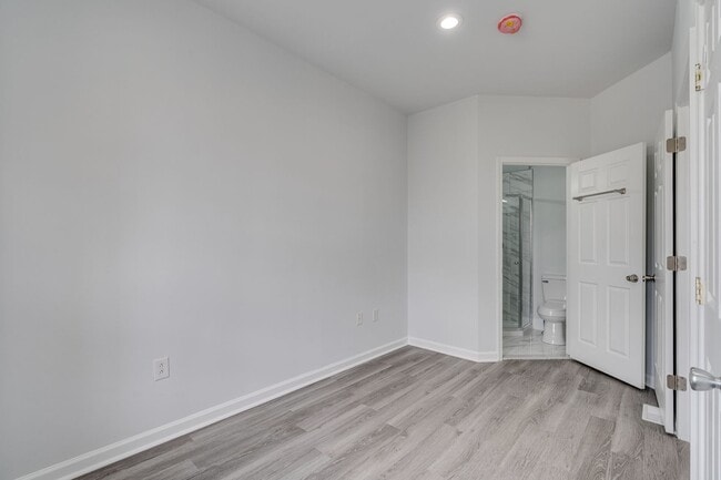 Building Photo - Brand New Luxury Temple Apartments Unit 1