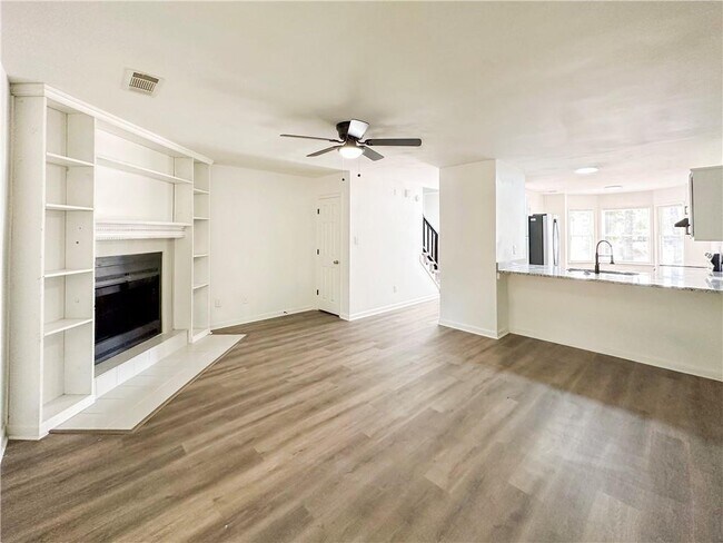 Photo - 639 Hunting Creek Ln SE