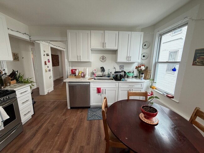Photo - 25 Linden St Unit 2