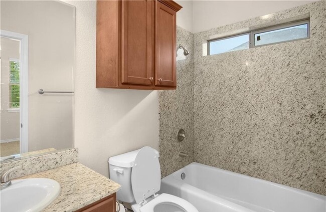 Photo - 305 Sterling St