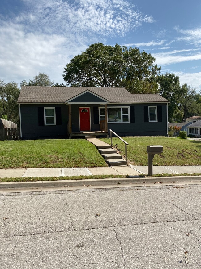 Building Photo - 1429 Grand Ave