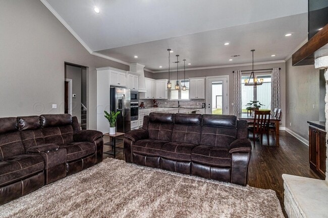 Photo - 501 E Cemetery Rd