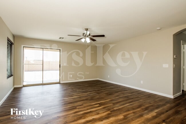 7221 W Marlette Ave