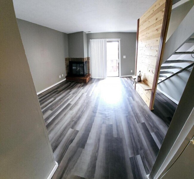 Photo - 647 Villa Rd