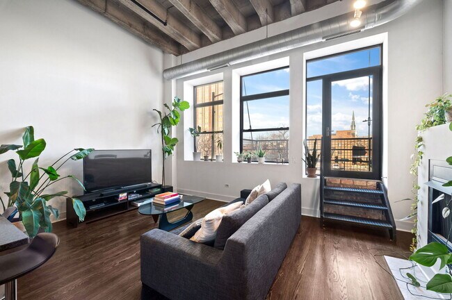 Photo - 1645 W Ogden Ave Unit 328