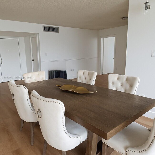 Photo - 17021 N Bay Rd Unit 906