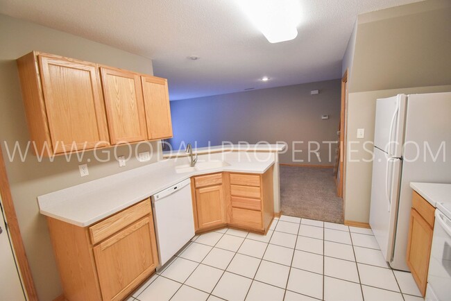 Photo - Beautiful 2 bedroom, 2 bath Town house in West Des Moines