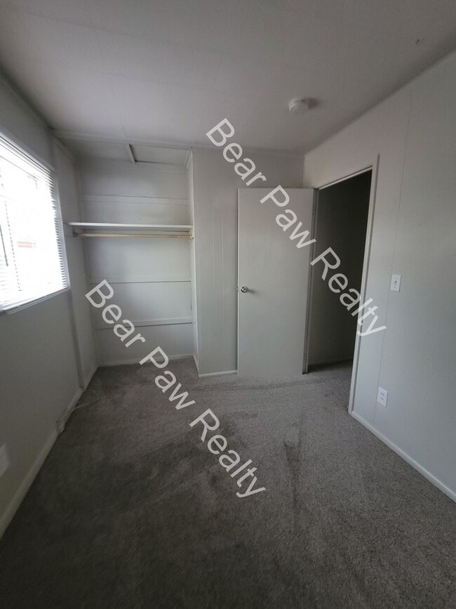 1225 S Arp Ave