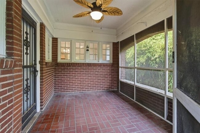 Photo - 1513 Melrose Dr SW