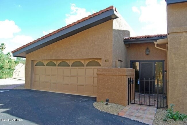 Building Photo - Townhome Rental in Carefree, AZ Unit 403
