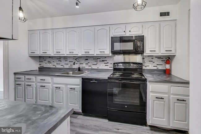 Photo - 1001 26th St NW Unidad 705