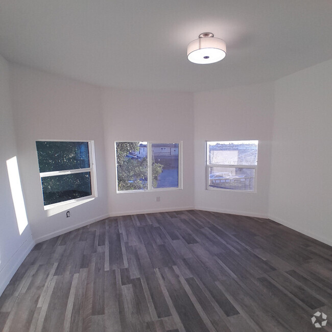 Building Photo - 635 W 53rd St Unit 1 Rental