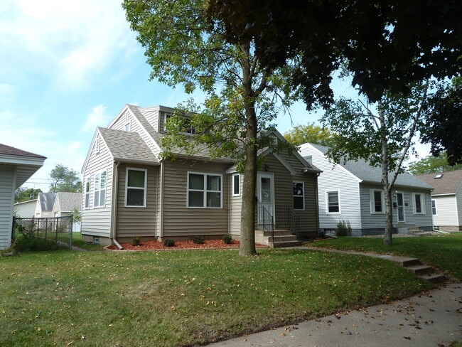 Building Photo - 1812 20th St S Unit 1812