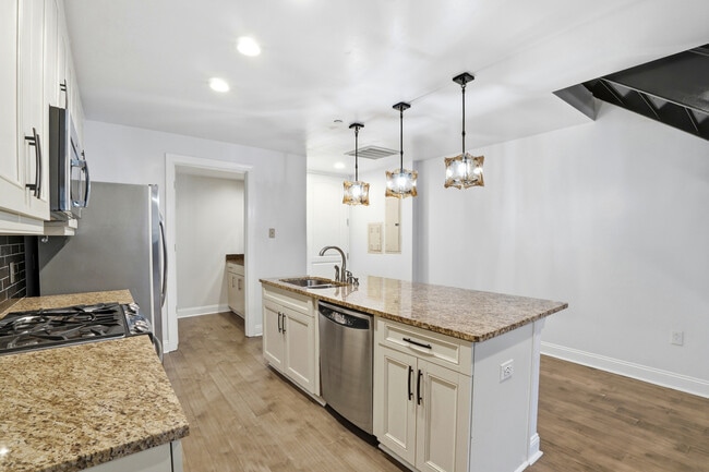 Photo - 701 Royal Ct