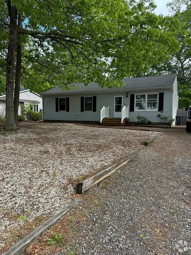 Building Photo - 1217 Galley Ave Rental