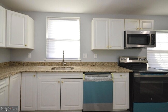 Photo - 46670 Midway Dr